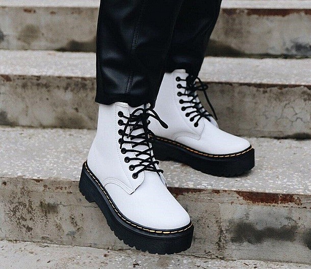 Dr. Martens CLASSIC -���� �� ������ ��� ��������