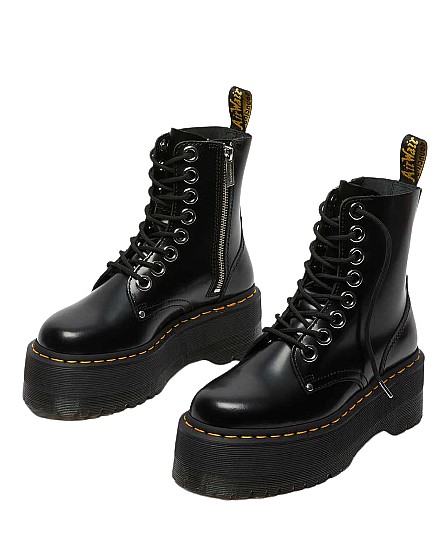 Dr. Martens  -���� �� ������ ���� ��������