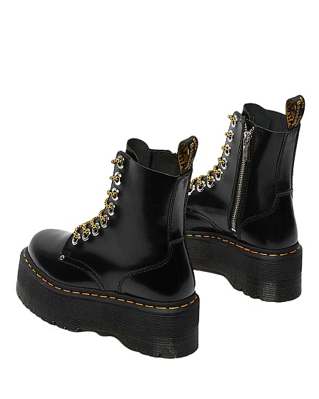Dr. Martens  -���� �� ������ ���� ��������