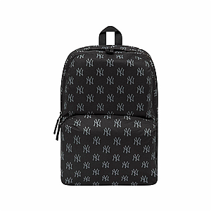 NEW ERA New York Yankees Monogram Multi Compartment Black Stadium Backpack – תיק גב ניו ארה ניו יורק יאנקיס שחור NEW ERA New York Yankees Monogram Multi Compartment Black Stadium Backpack – תיק גב ניו ארה ניו יורק יאנקיס שחור