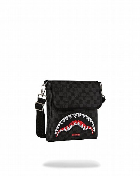 ��� �� ����������� � SPRAYGROUND SCRIBBLE SHARK MESSENGER BAG