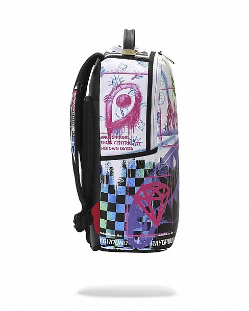 ��� �� ����������� -SPRAYGROUND STENCIL SHARK ATTACK BLACK AND WHITE SPLIT BACKPACK